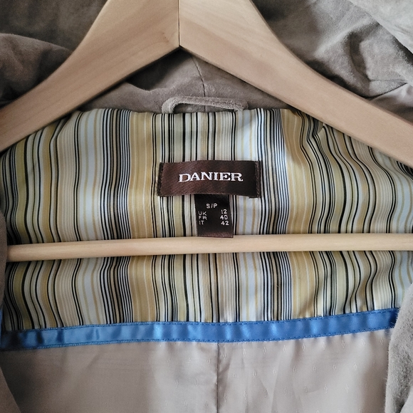 Danier suede jacket - Picture 3 of 4
